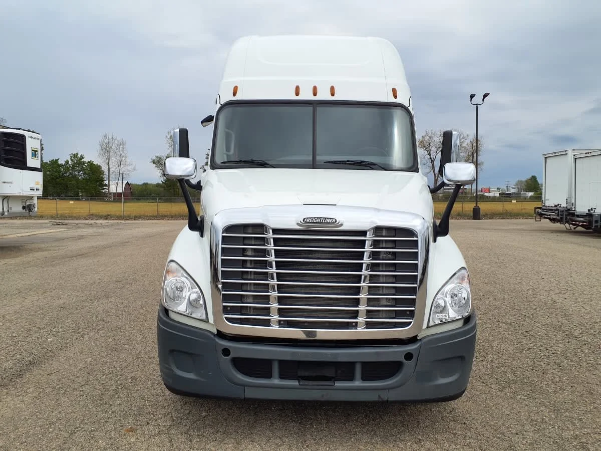 2016 Freightliner Cascadia in Wayland, MI — photo 2