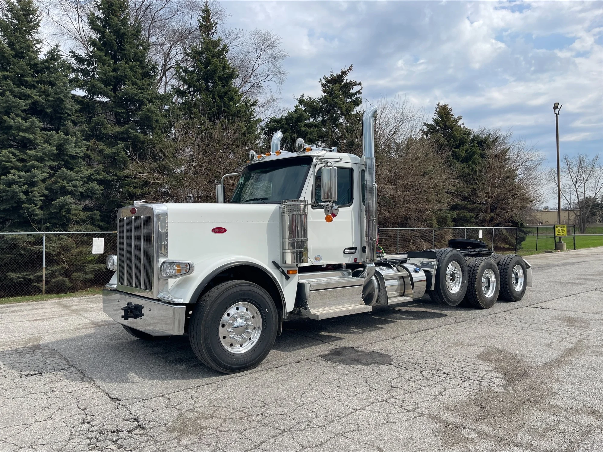 2027 Peterbilt 589 in Portland, OR