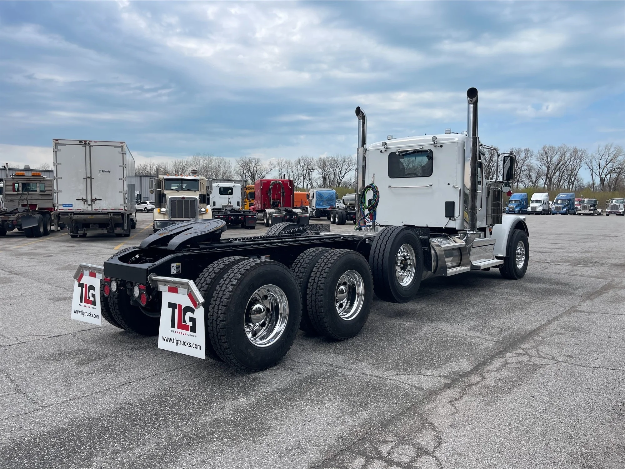 2027 Peterbilt 589 in Portland, OR — photo 5