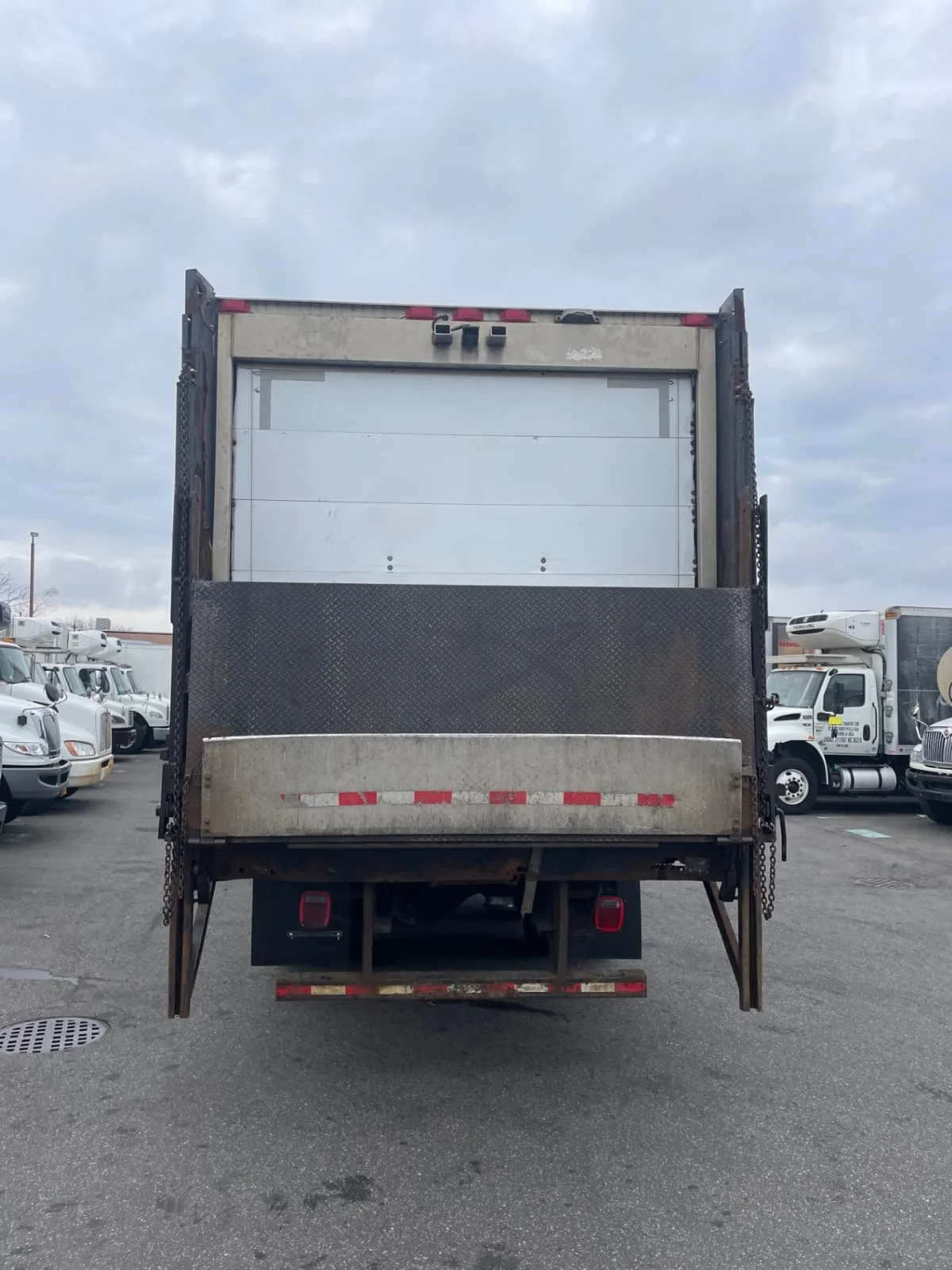 2018 Freightliner M2 106 - image 5