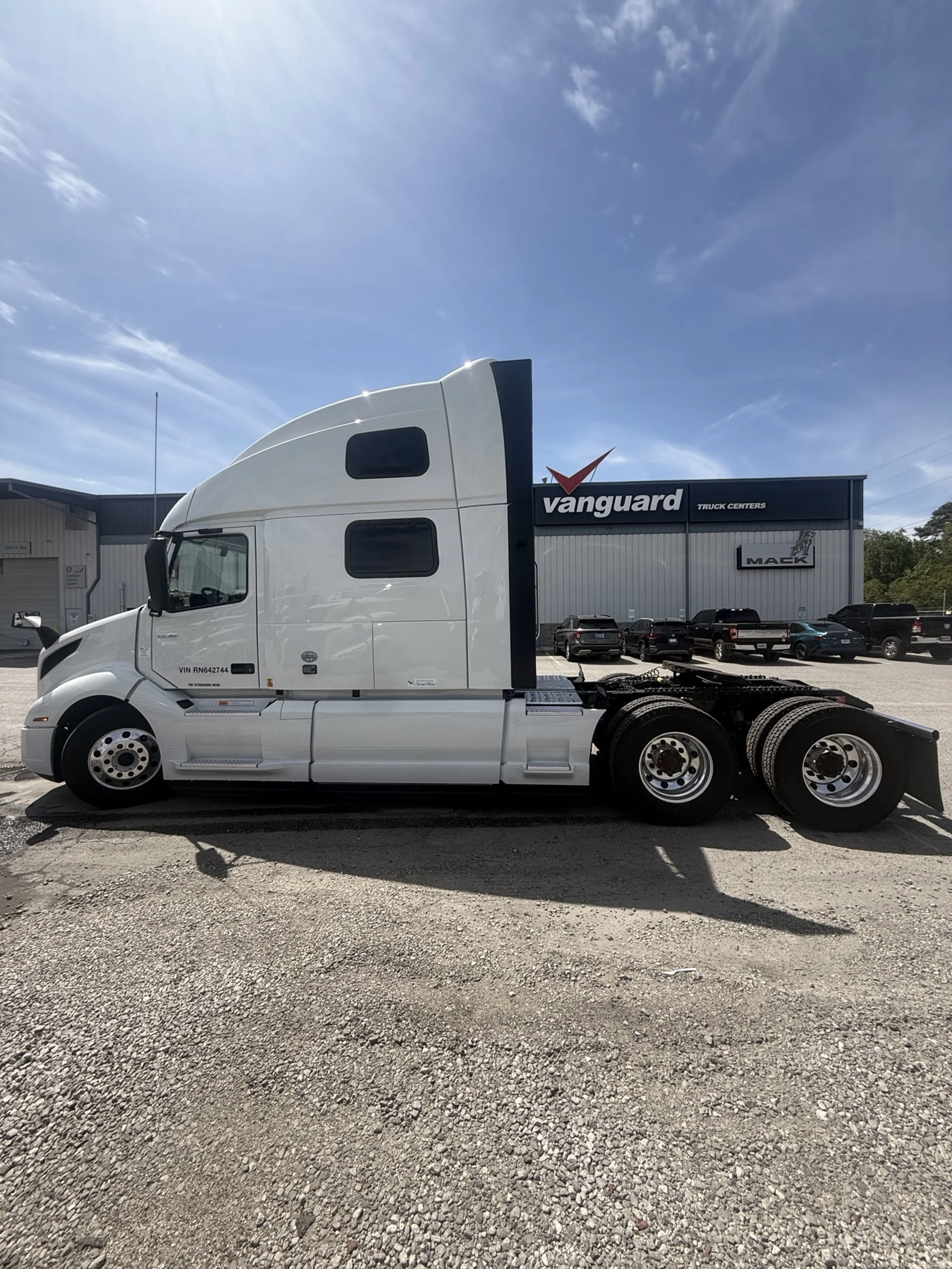 2024 Volvo VNL 860 - image 5