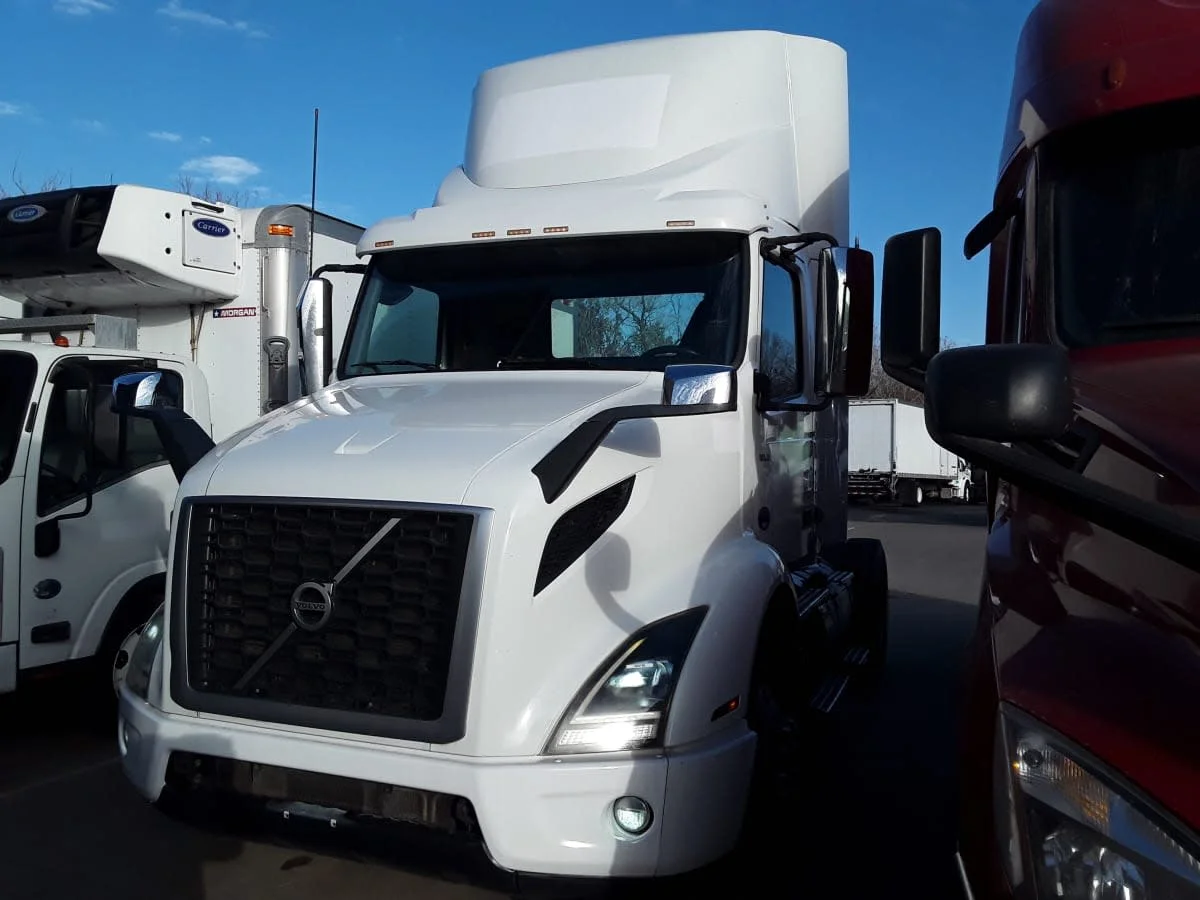 2019 Volvo VNR 660 in Kansas City, MO