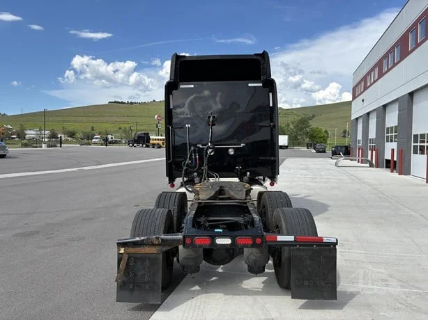2022 Peterbilt 389 in Missoula, MT — photo 8
