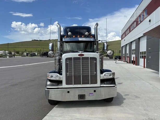 2022 Peterbilt 389 in Missoula, MT — photo 4