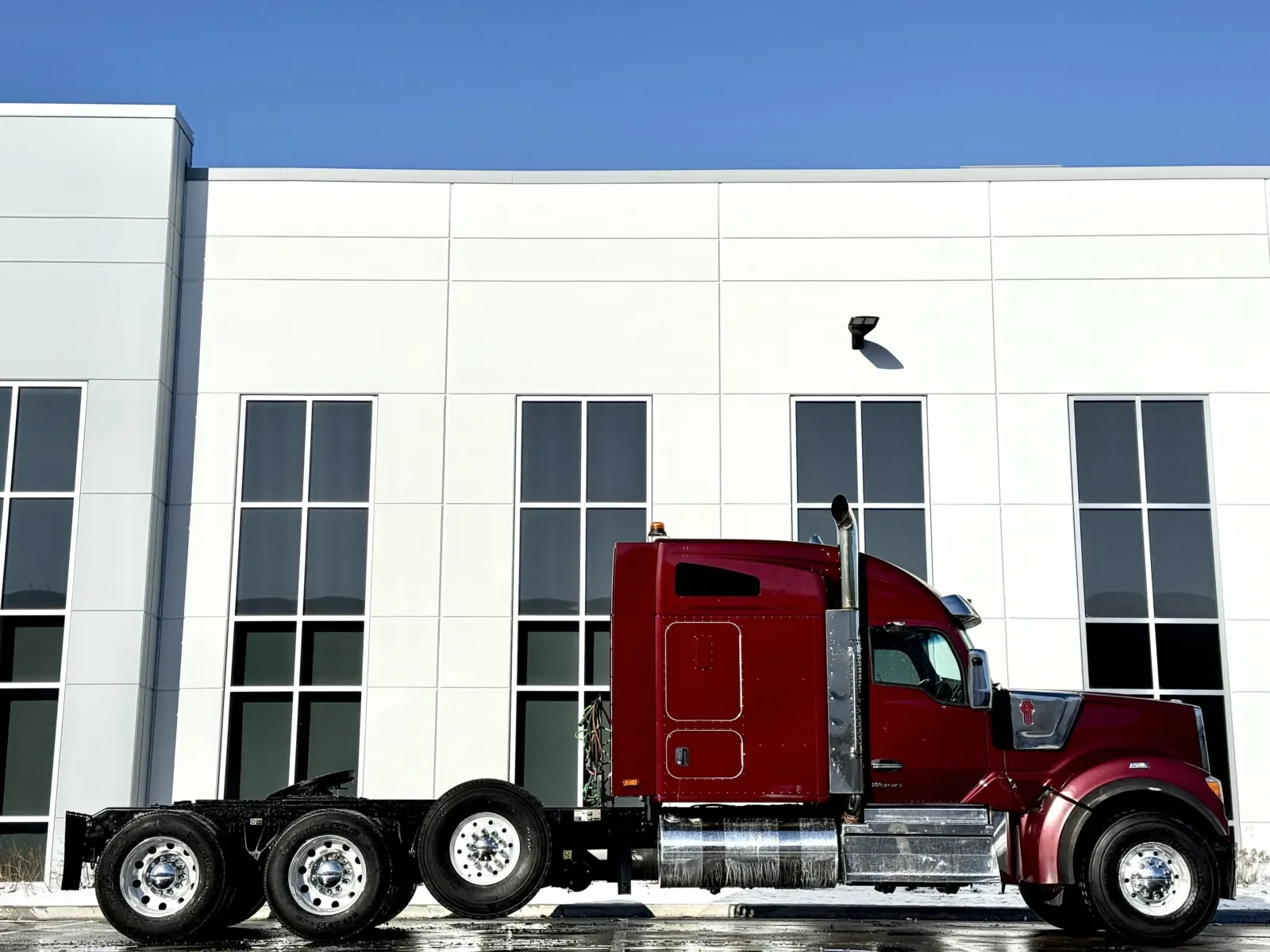 2024 Kenworth W990 - image 3