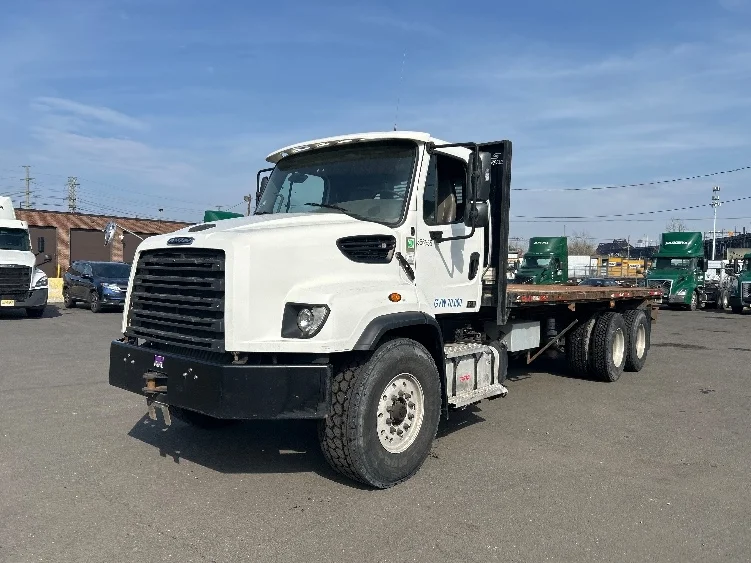 2020 Freightliner 114SD in Kearny, NJ — photo 3