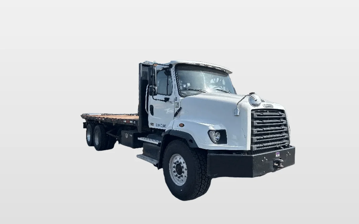 2020 Freightliner 114SD - image 1