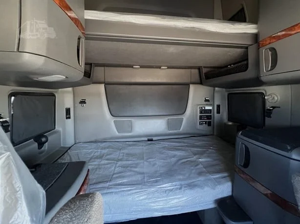 2023 International LT in Location: Springfield, OH — photo 13