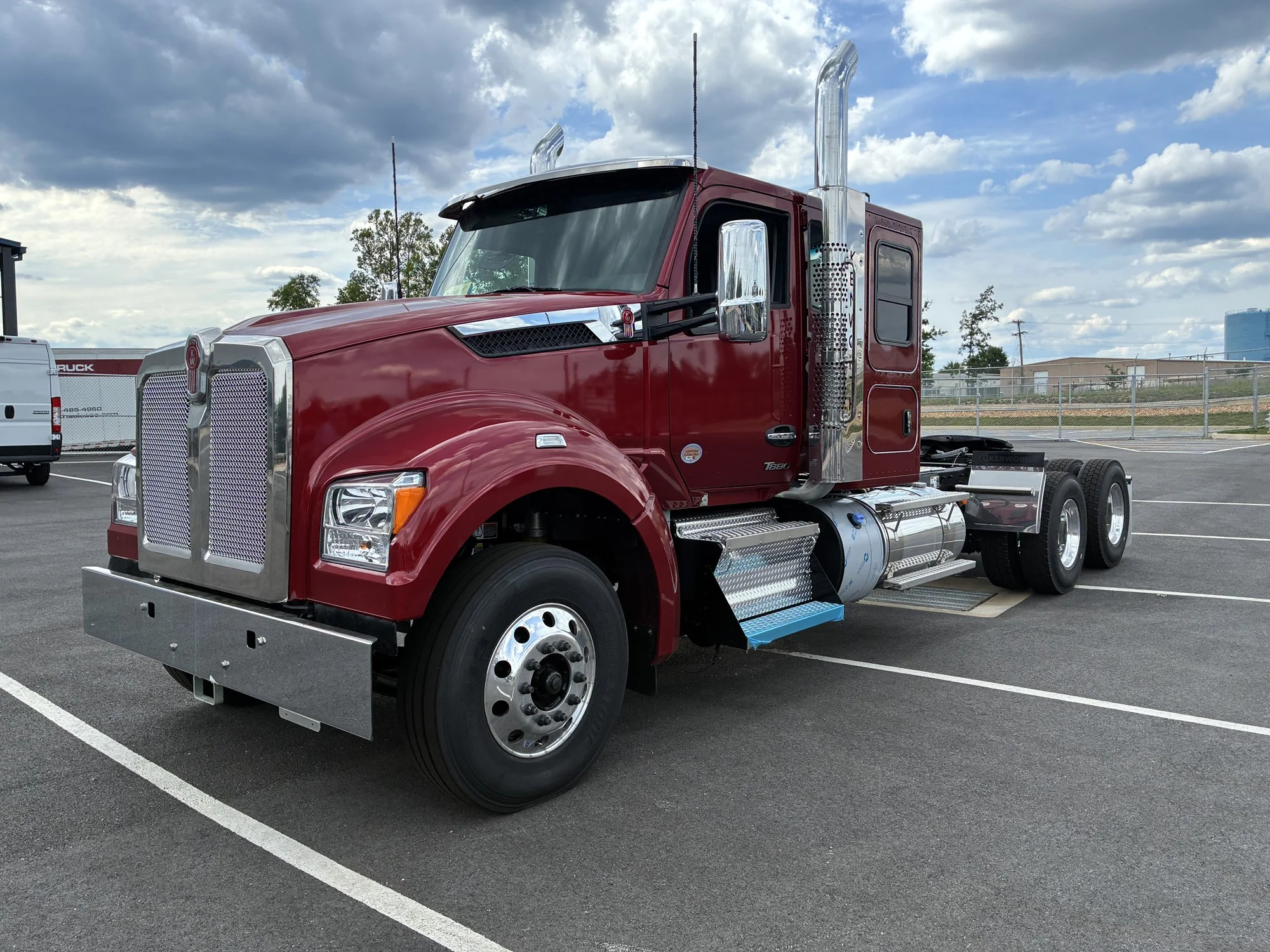 2027 Kenworth T880 in Lynchburg, VA