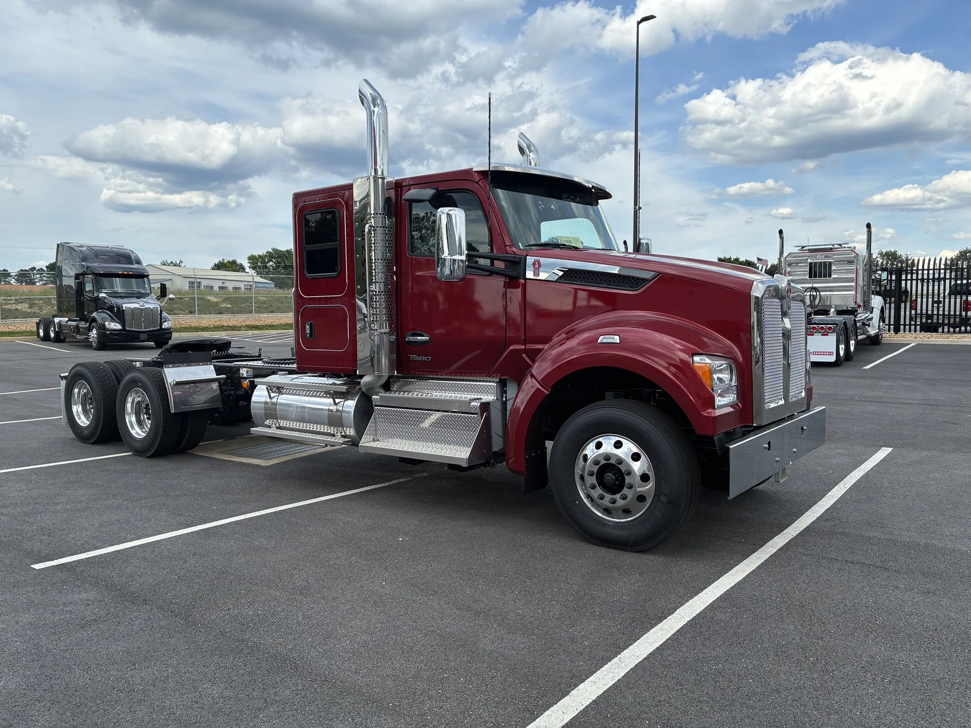 2027 Kenworth T880 in Lynchburg, VA — photo 5