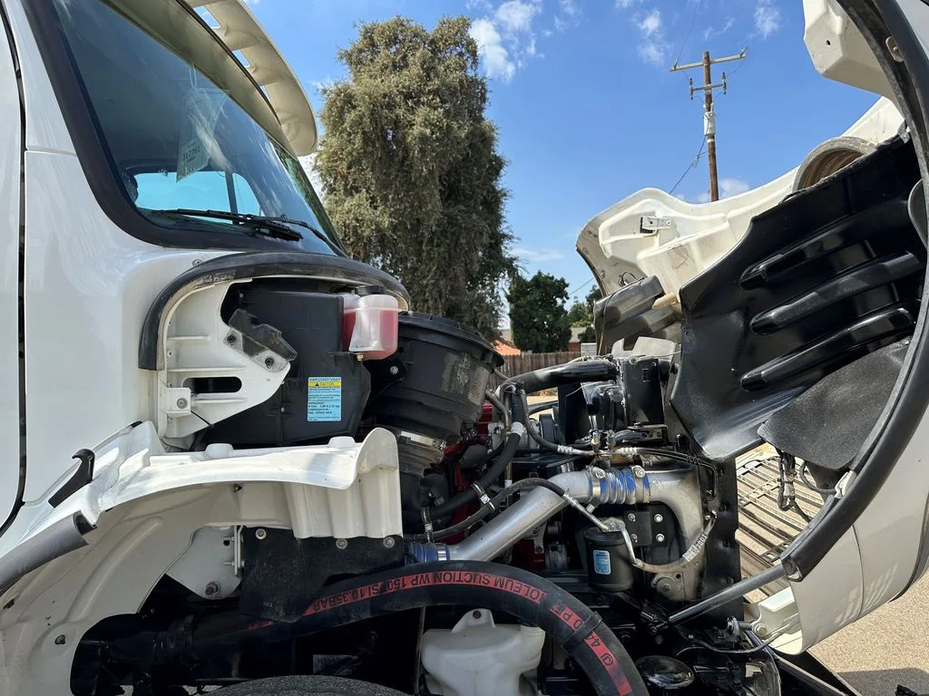 2017 Freightliner eM2 in Fresno, CA — photo 5