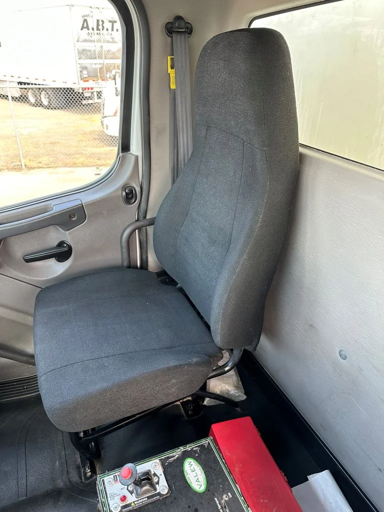 2017 Freightliner eM2 in Fresno, CA — photo 8