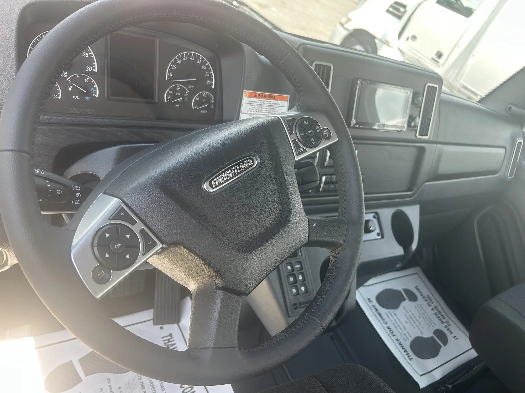 2026 Freightliner M2 106 - image 4