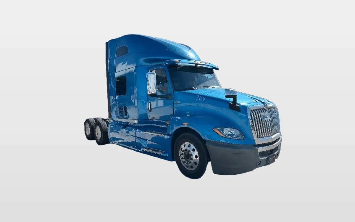 2021 International LT - image 1