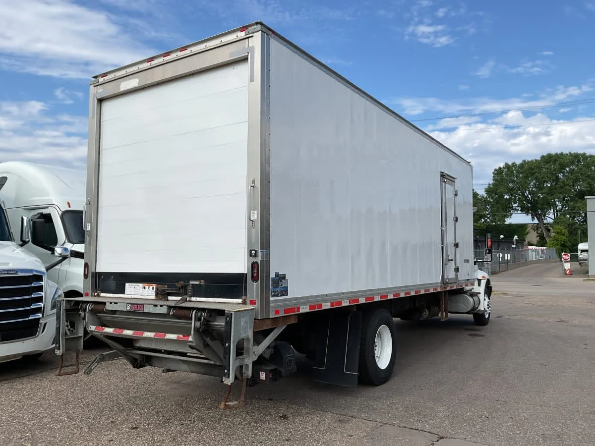 2018 International 4300 in Minneapolis, MN — photo 4