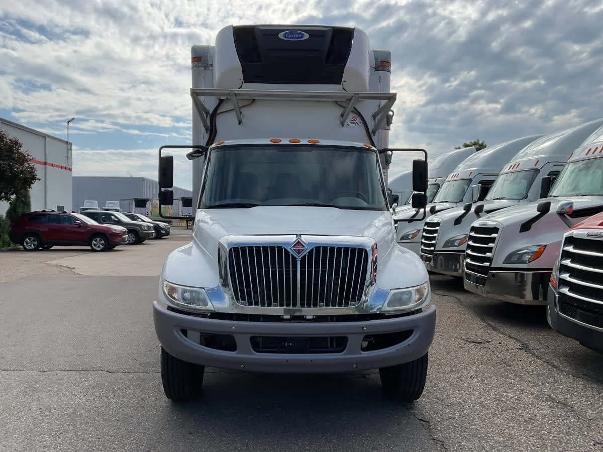2018 International 4300 in Minneapolis, MN — photo 2