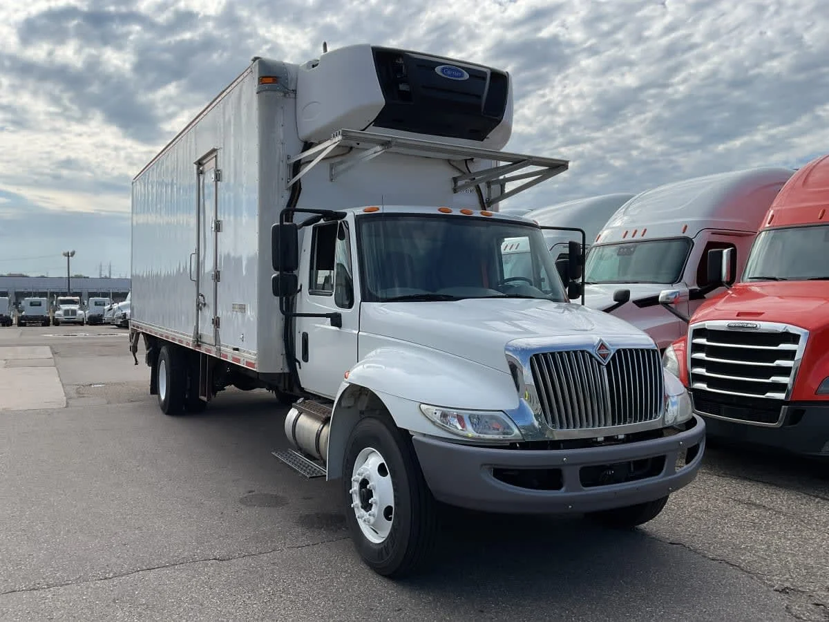 2018 International 4300 in Minneapolis, MN — photo 3