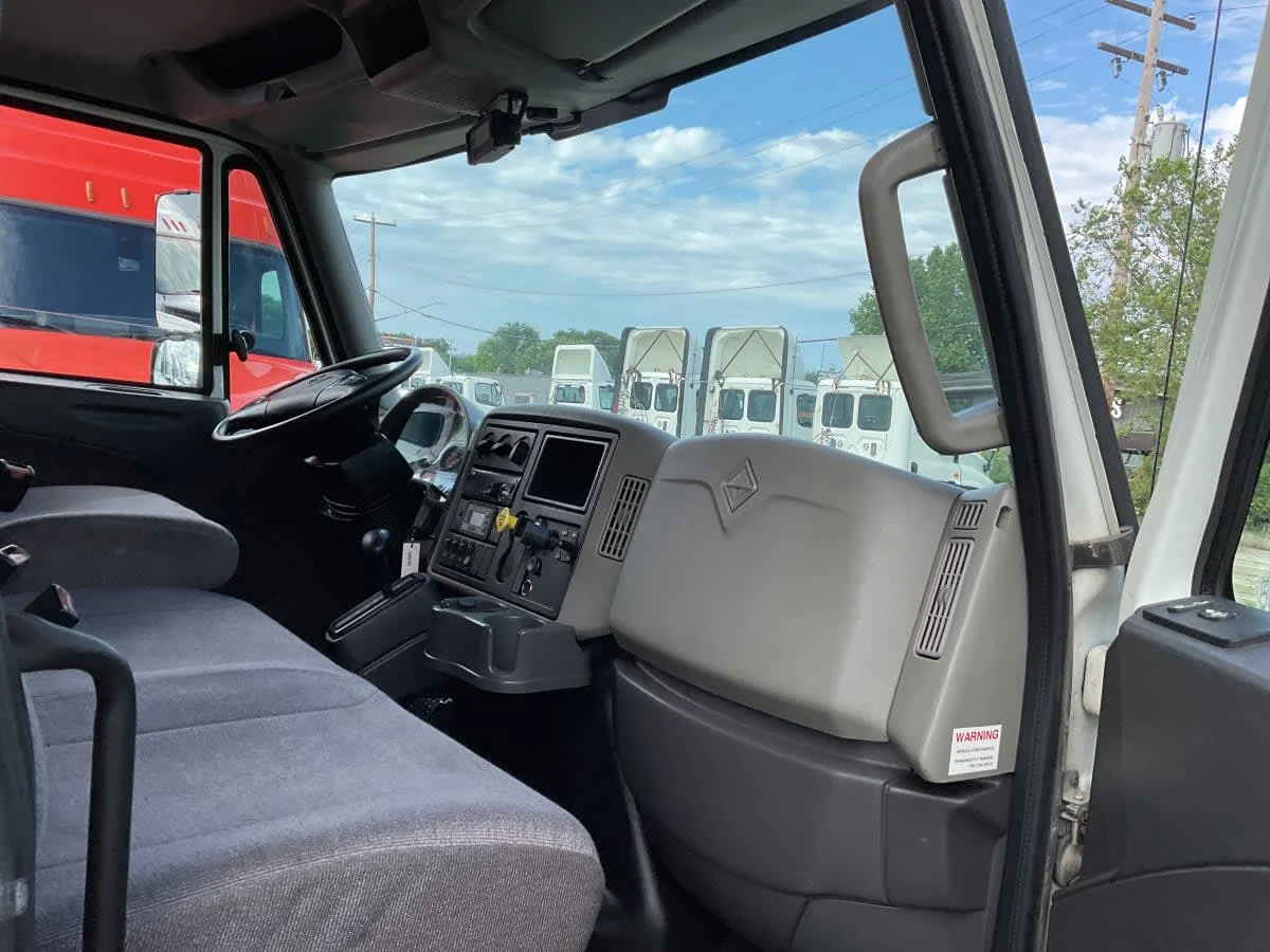 2018 International 4300 in Minneapolis, MN — photo 12