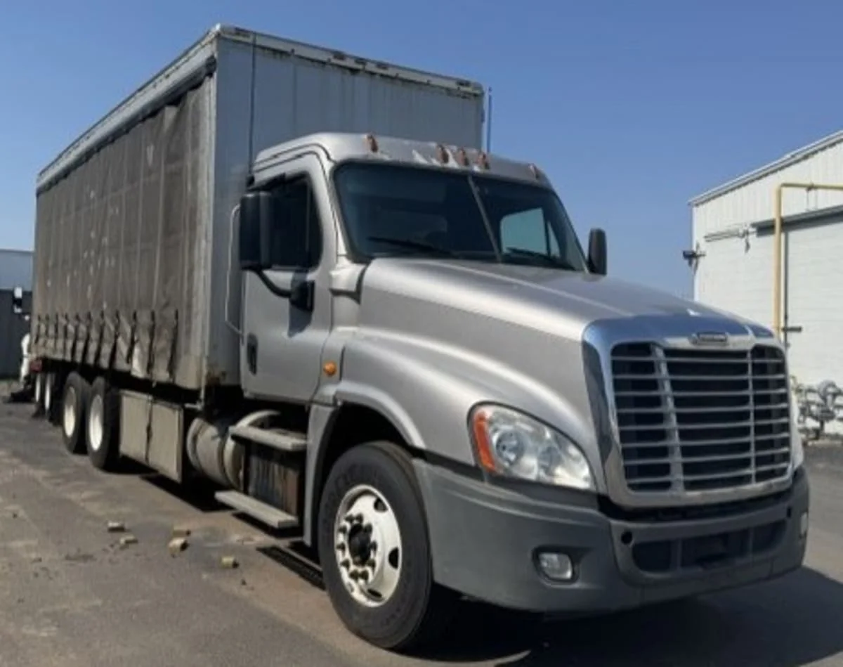 2017 Freightliner Cascadia in Springfield, MA — photo 3