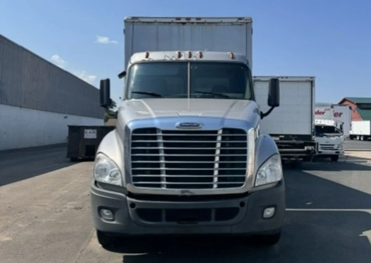 2017 Freightliner Cascadia in Springfield, MA — photo 2