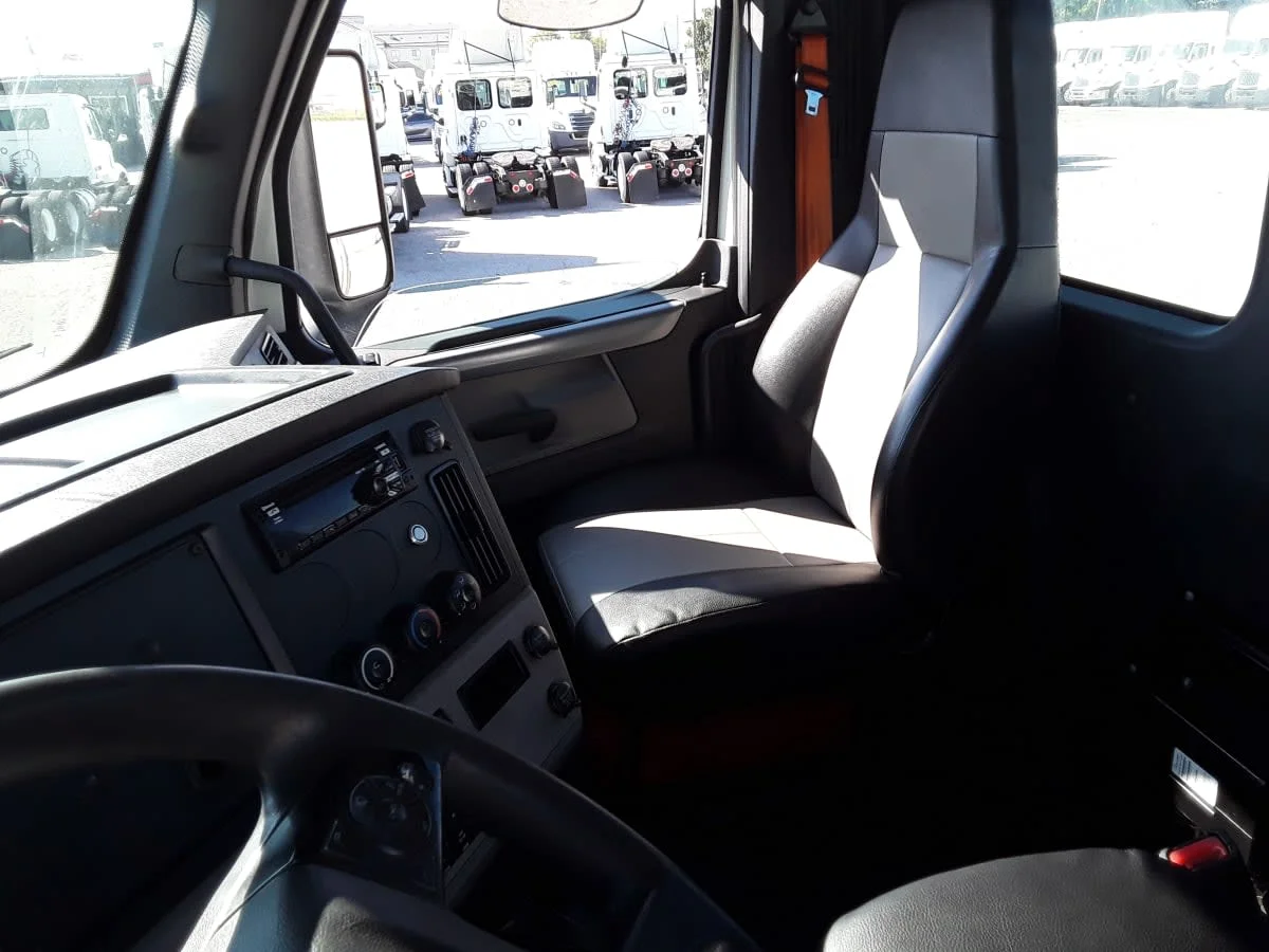 2021 Freightliner Cascadia - image 7