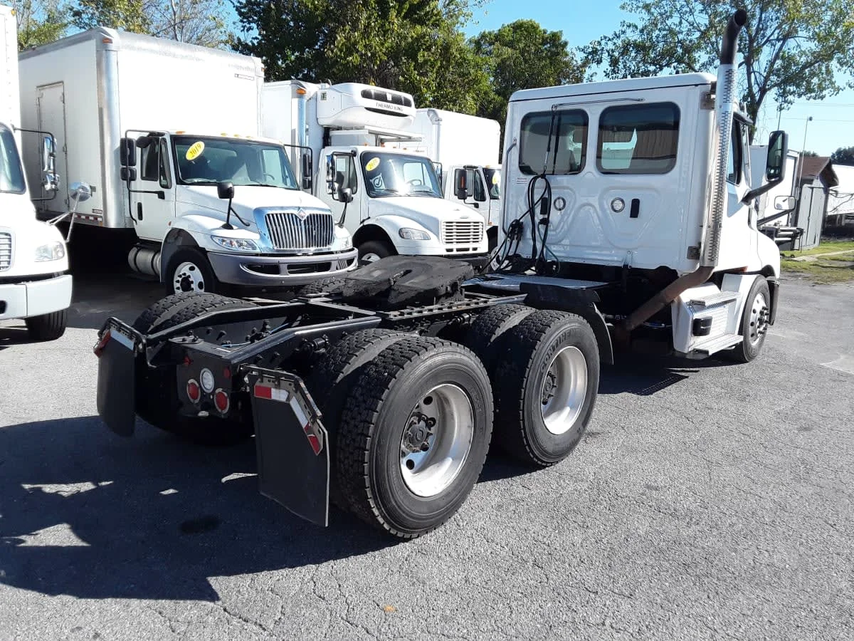 2021 Freightliner Cascadia in La Vergne, TN — photo 4