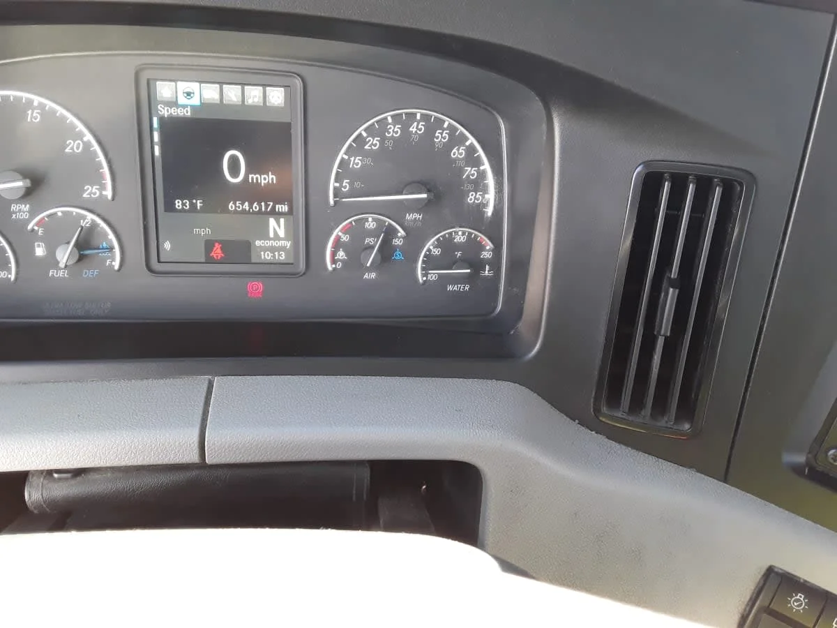2021 Freightliner Cascadia in La Vergne, TN — photo 9