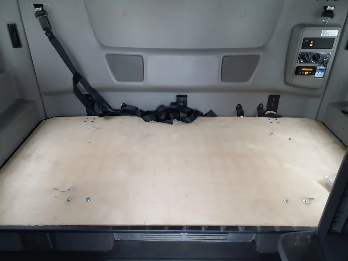 2020 International LT - image 8