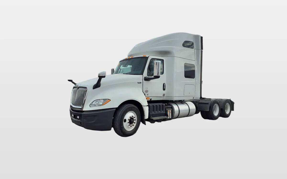 2020 International LT - image 1