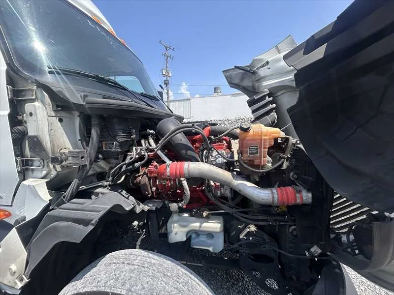2021 International LT in Springfield, MO — photo 10
