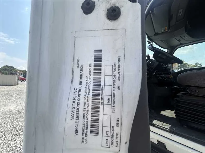 2021 International LT in Springfield, MO — photo 11