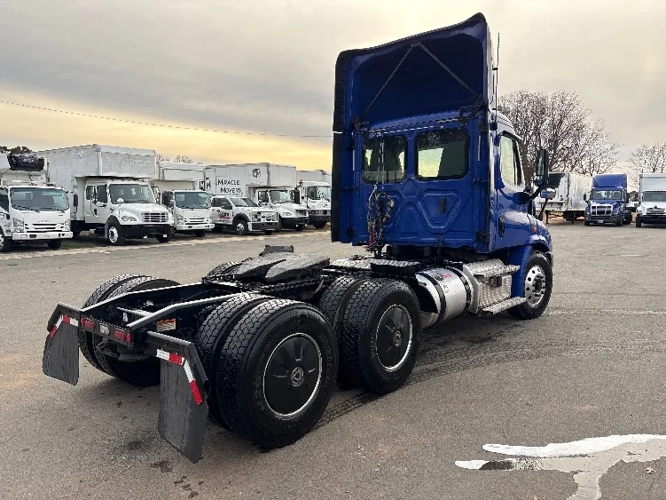 2020 Freightliner Cascadia in Greensboro, NC — photo 7