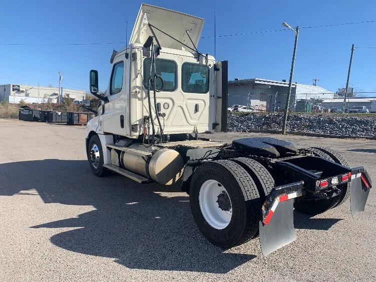2020 Freightliner Cascadia in Nashville (Mount Juliet), TN — photo 5