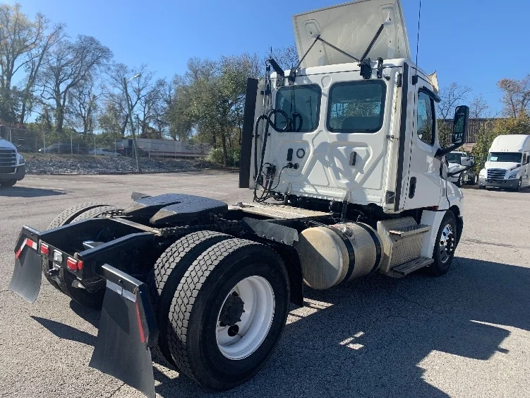 2020 Freightliner Cascadia in Nashville (Mount Juliet), TN — photo 7