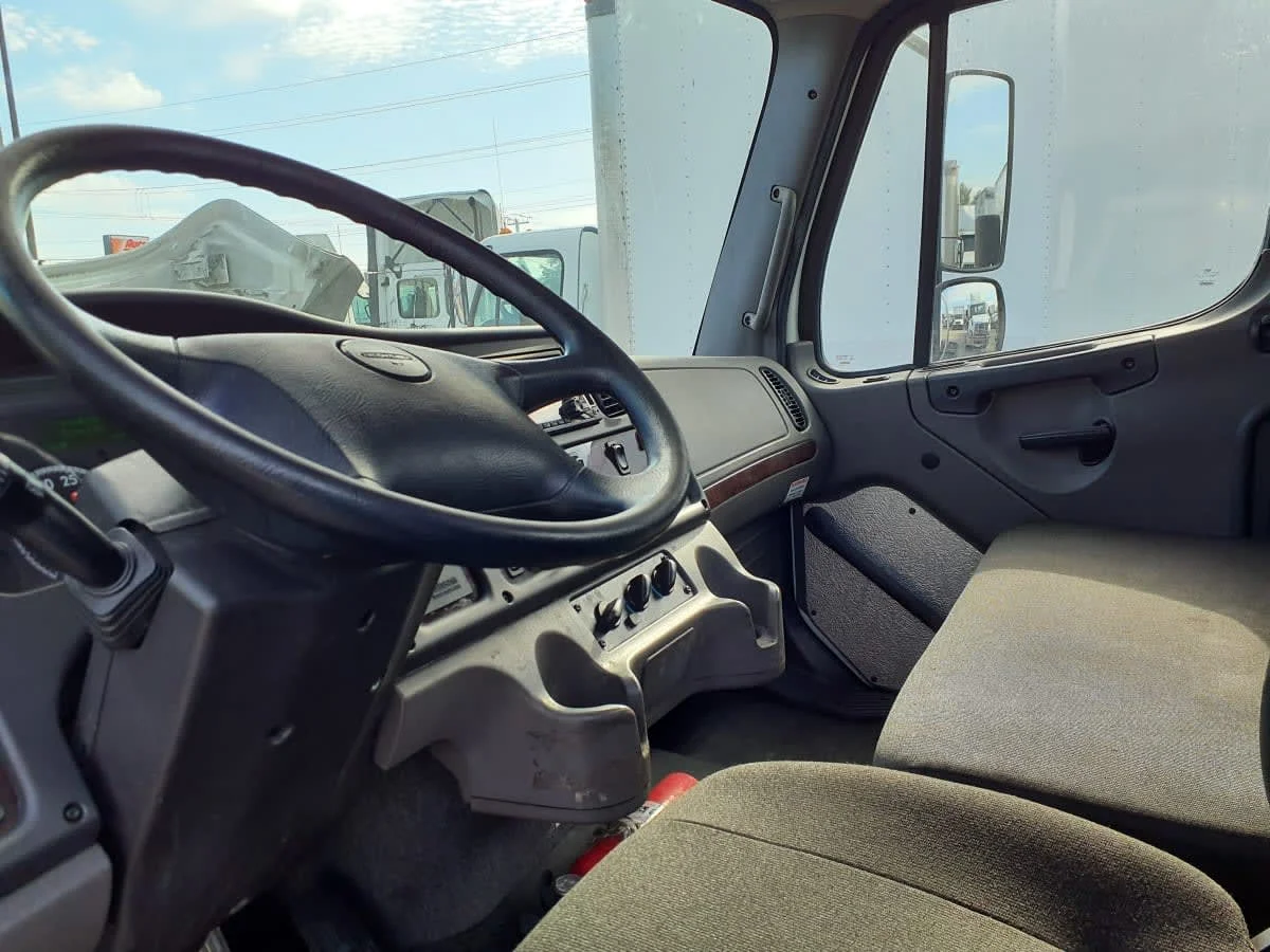 2018 Freightliner M2 106 in Miami, FL — photo 7