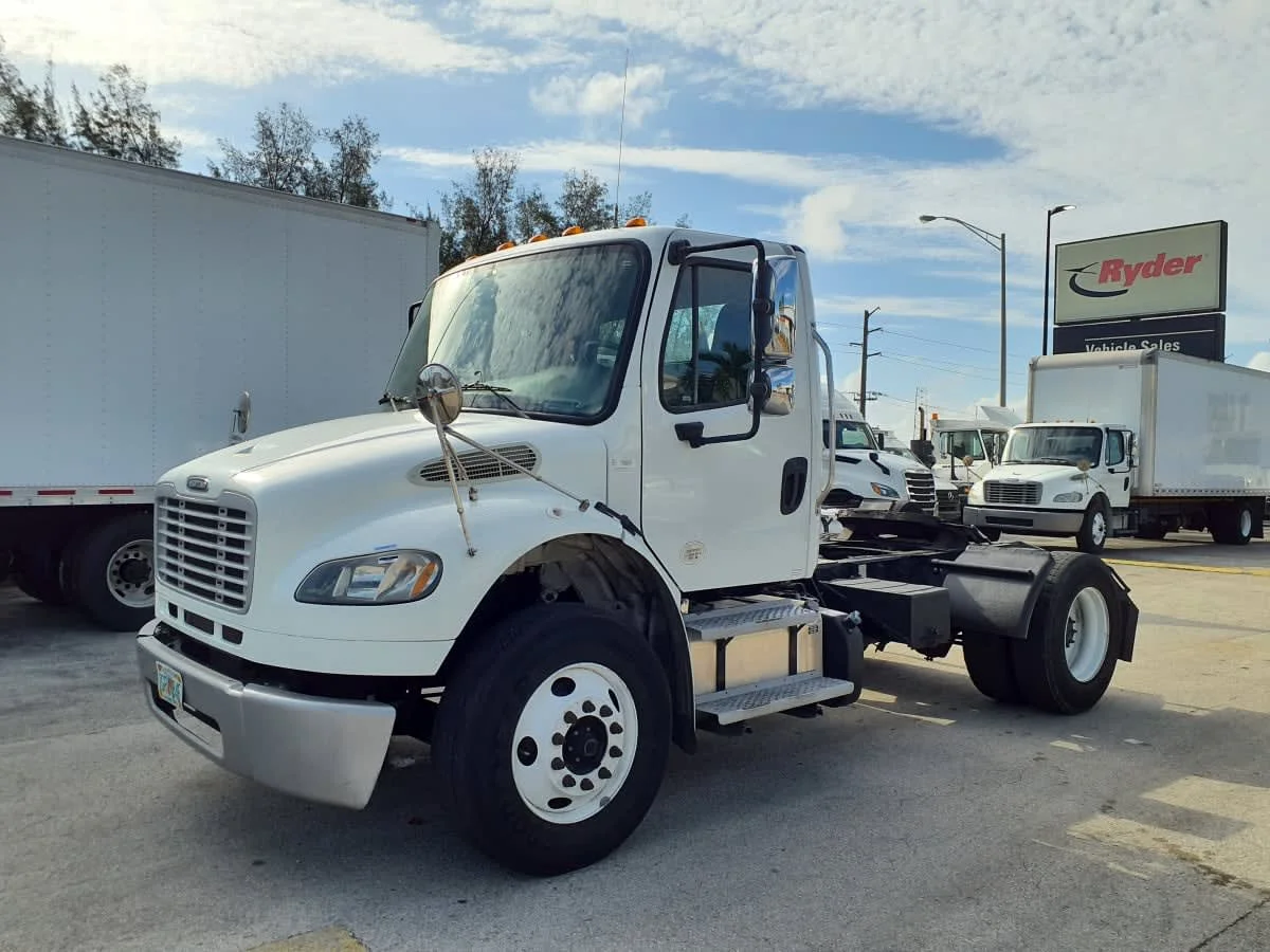 2018 Freightliner M2 106
