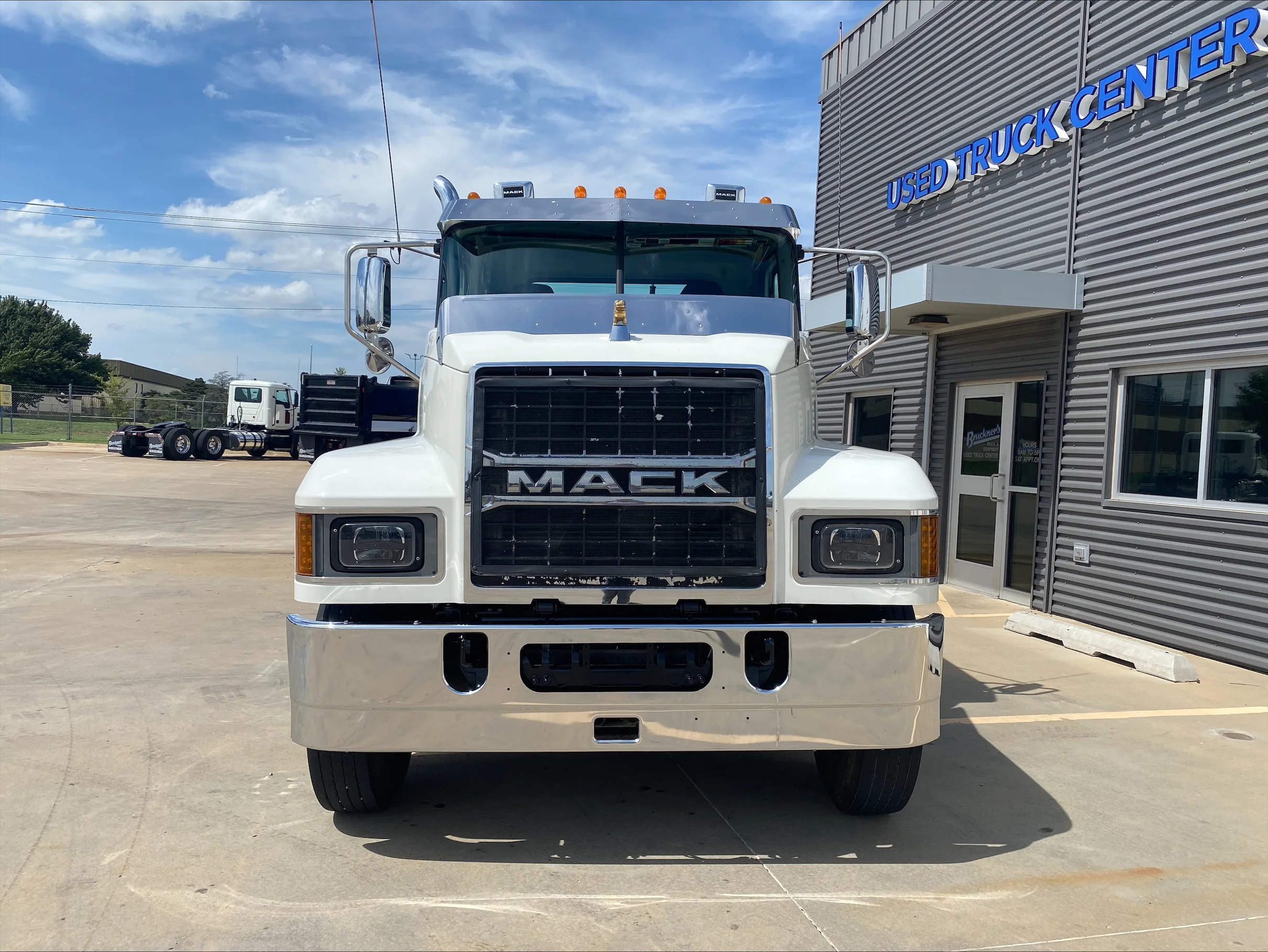 2021 Mack Pinnacle in Tulsa, OK — photo 2