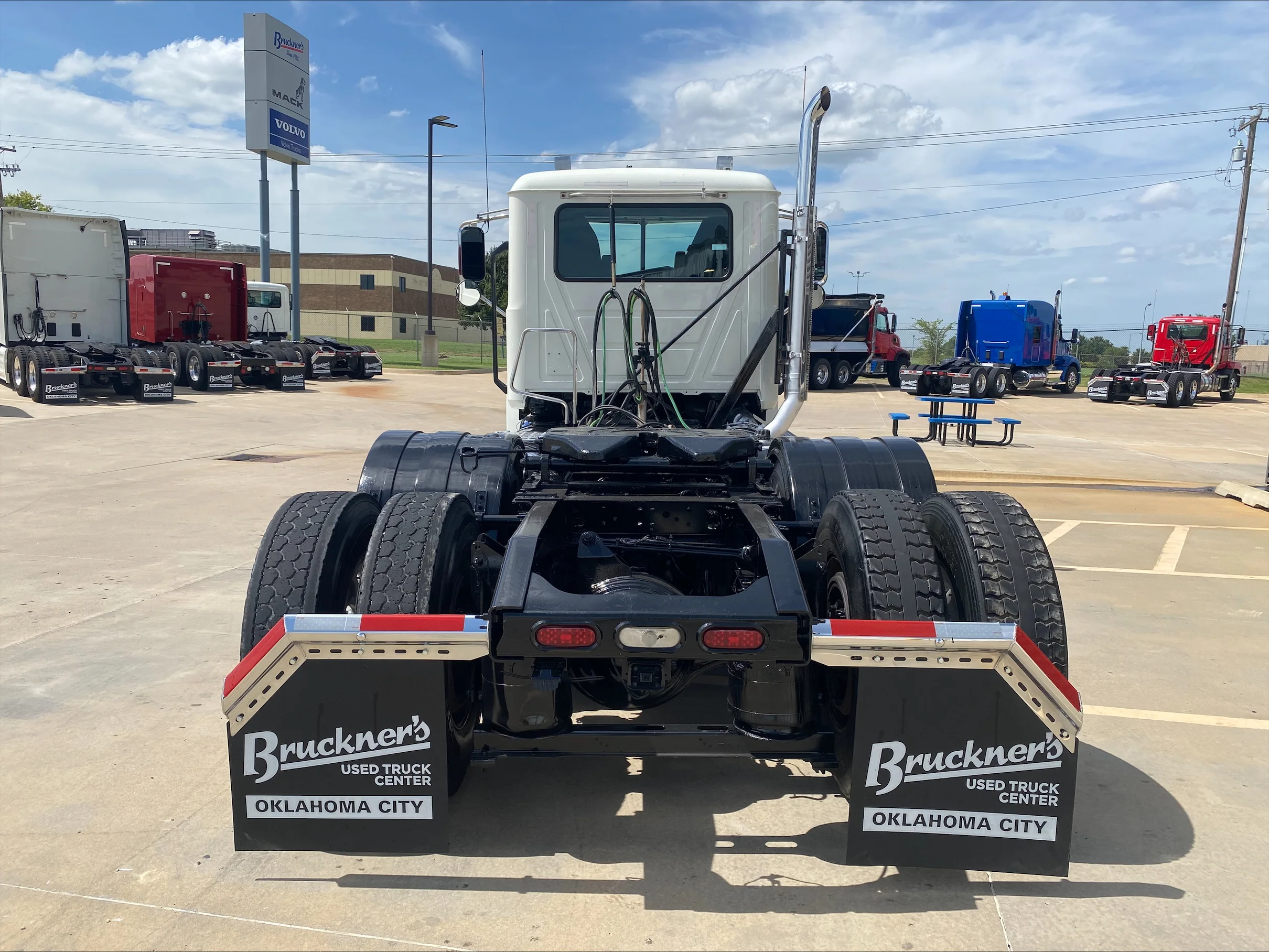 2021 Mack Pinnacle in Tulsa, OK — photo 6