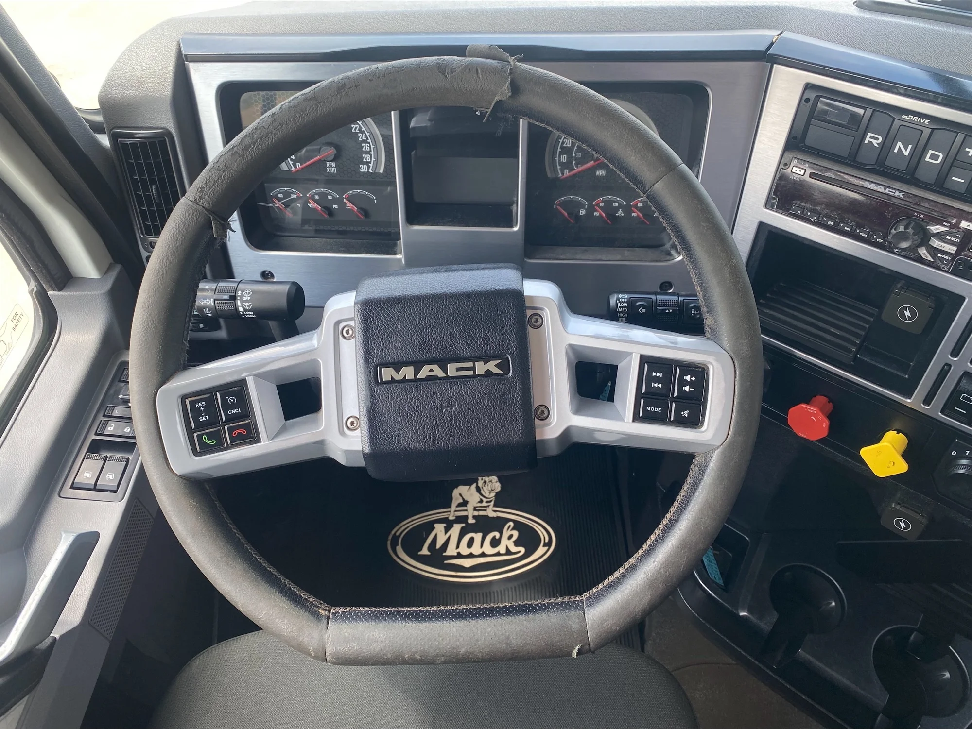 2021 Mack Pinnacle in Tulsa, OK — photo 17