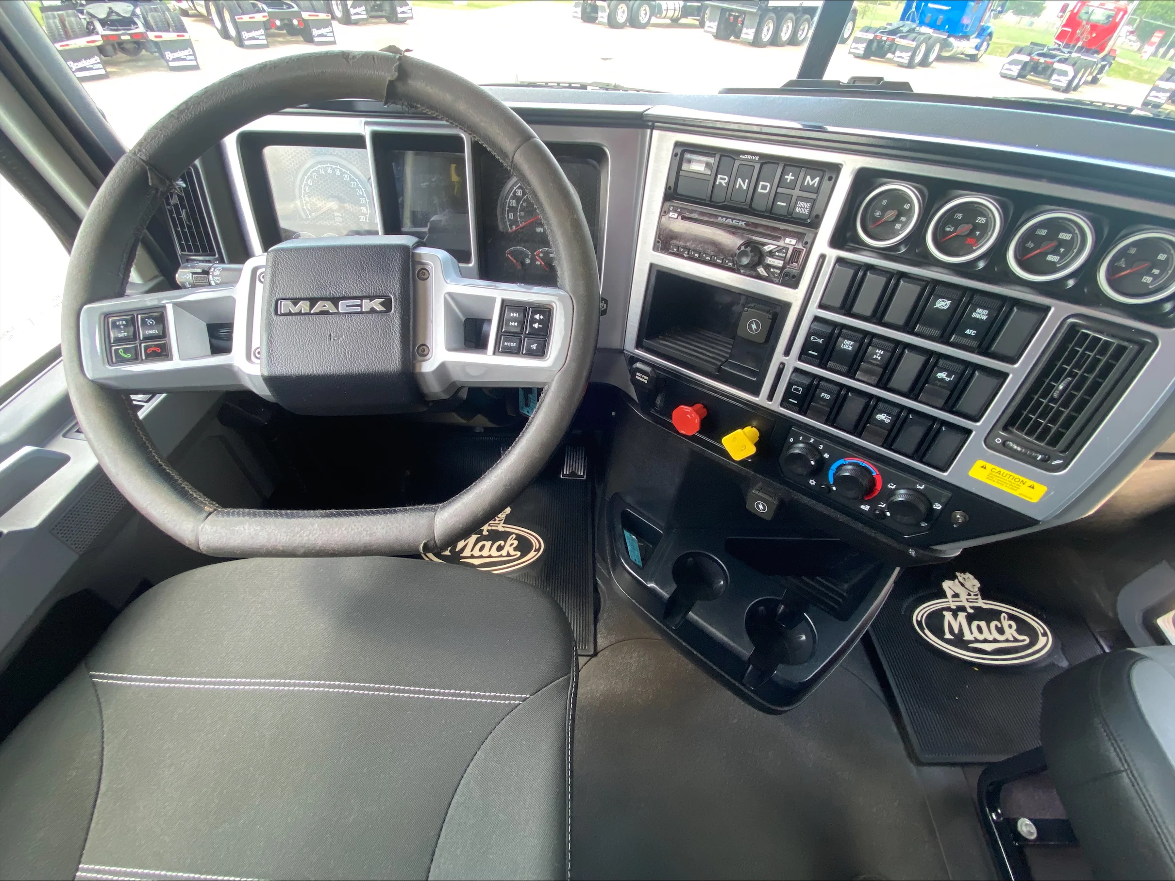 2021 Mack Pinnacle in Tulsa, OK — photo 20