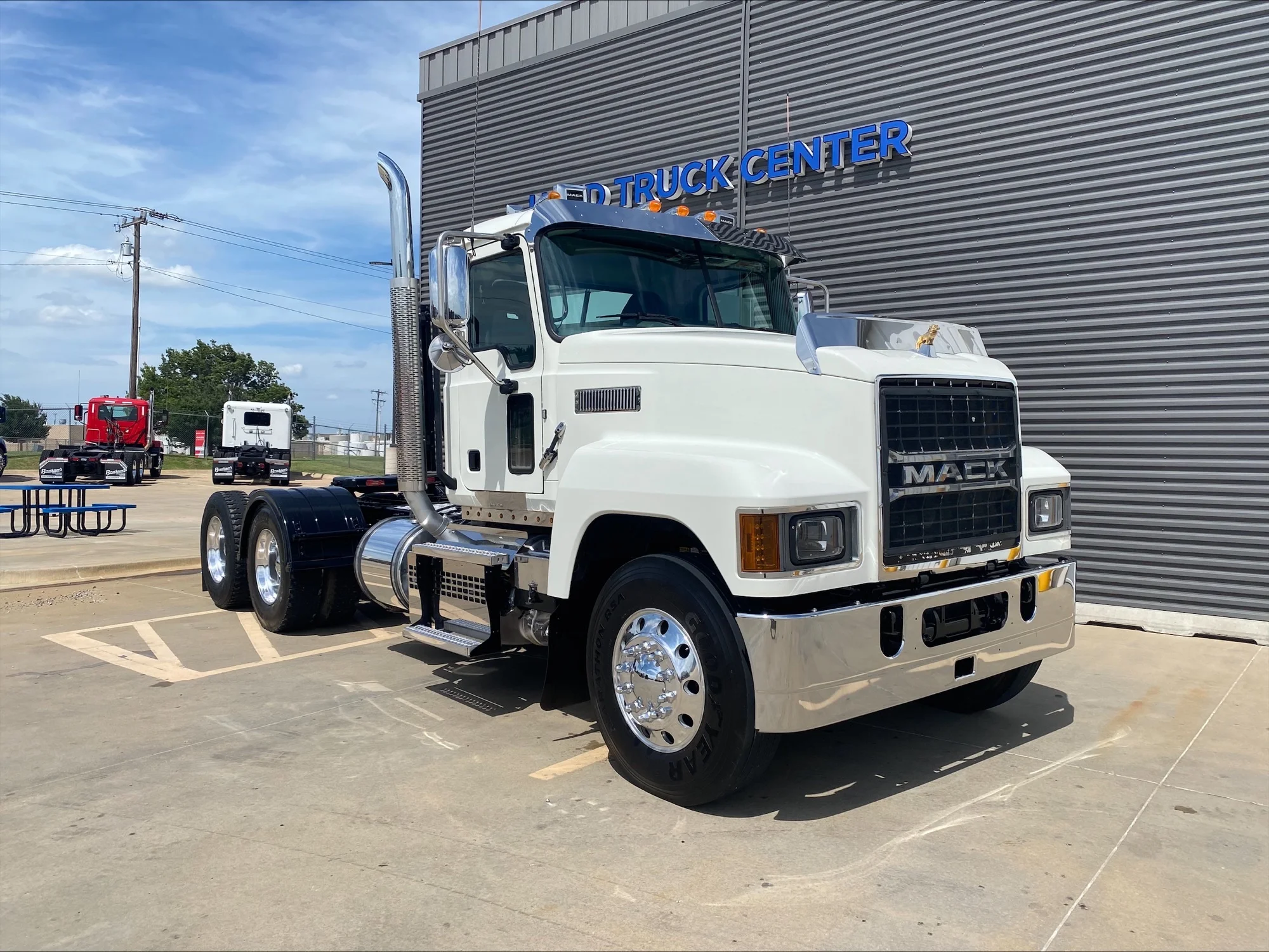 2021 Mack Pinnacle in Tulsa, OK — photo 3