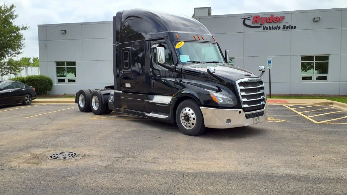 2021 Freightliner Cascadia in Bolingbrook, IL — photo 3