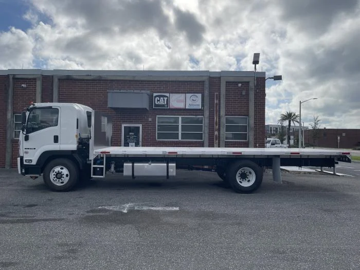 2026 Isuzu FTR — photo 3