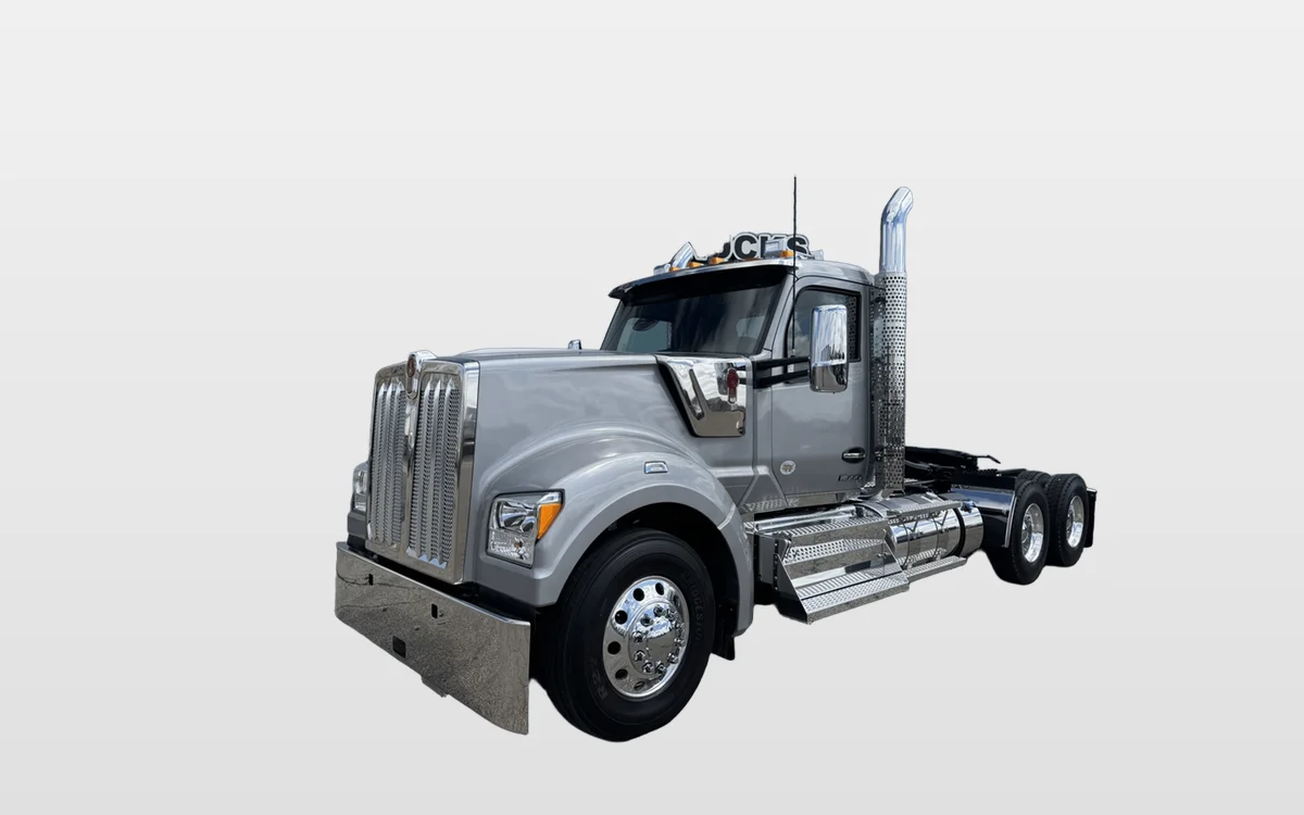 2027 Kenworth W990 - image 1