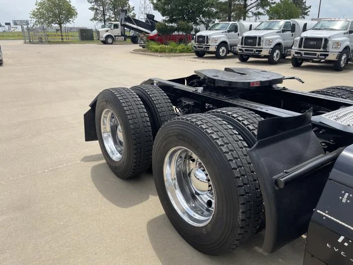 2022 Peterbilt 579 - image 5