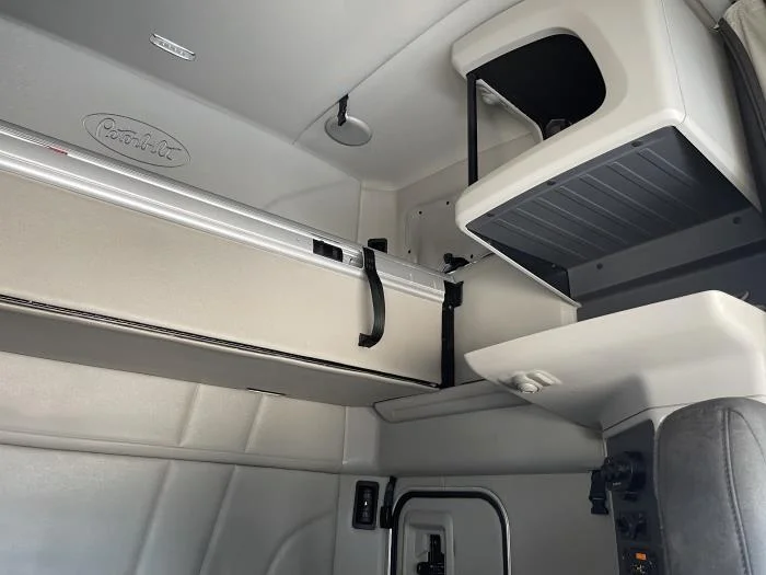 2022 Peterbilt 579 - image 21