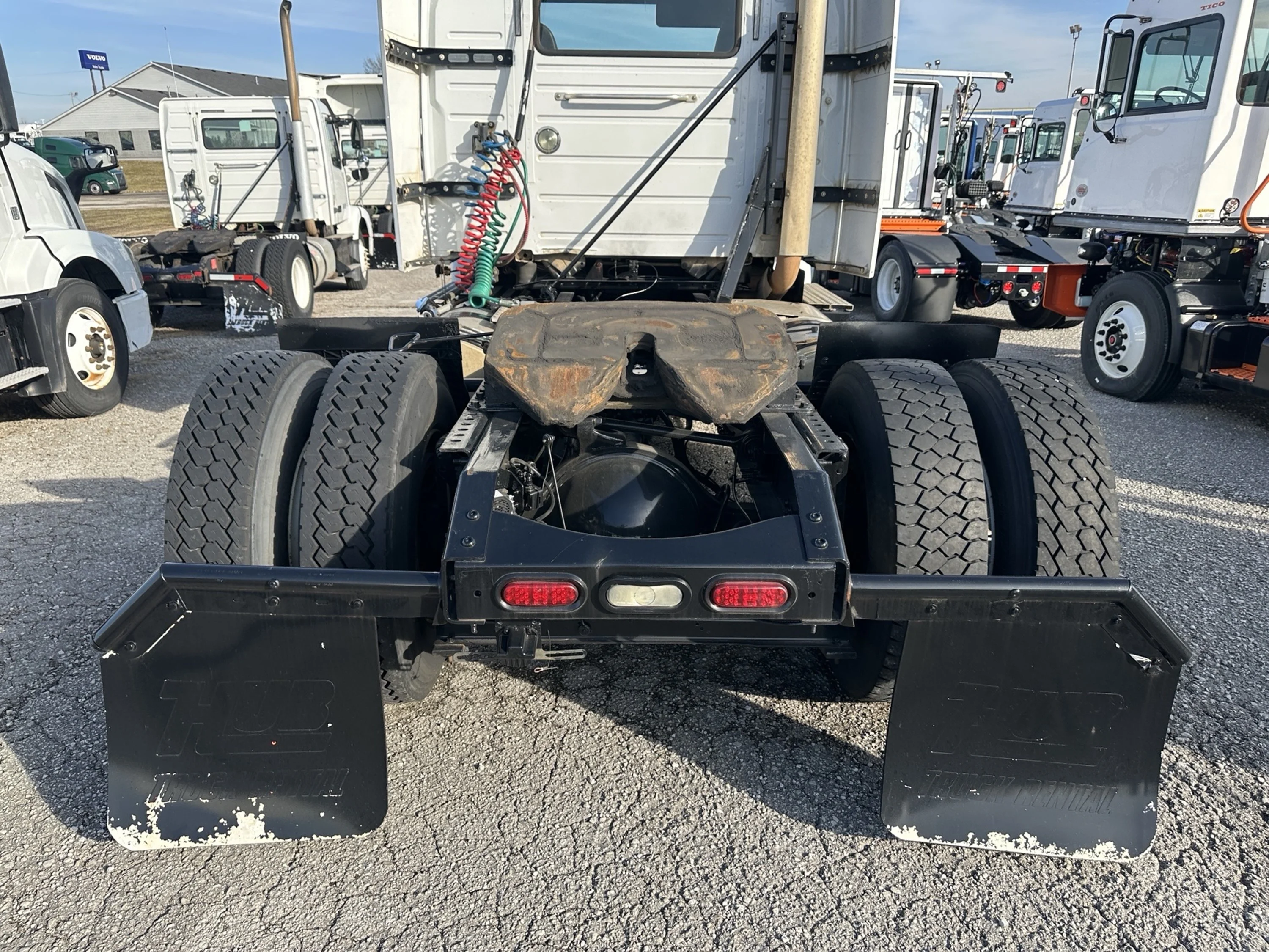 2016 Volvo - image 4