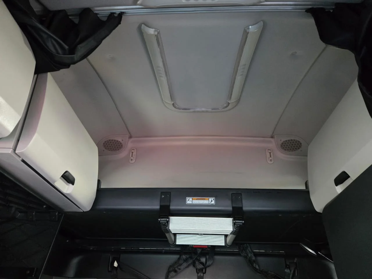 2022 Freightliner Cascadia - image 10