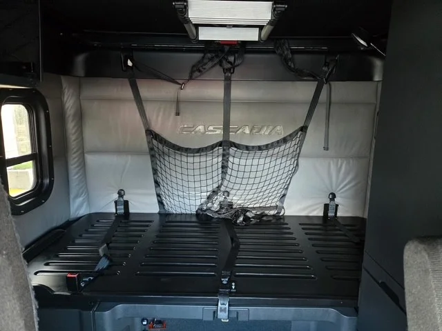 2022 Freightliner Cascadia - image 9