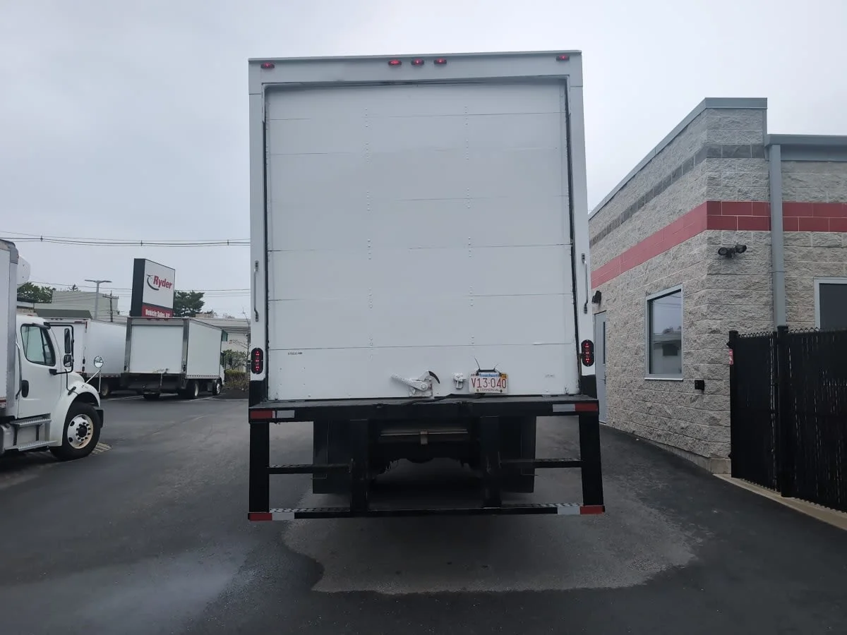 2019 Freightliner M2 106 in Norwood, MA — photo 5